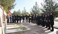 تجدید میثاق جامعه پرستاری البرز با شهدای مدافع سلامت با حضور رئیس دانشگاه